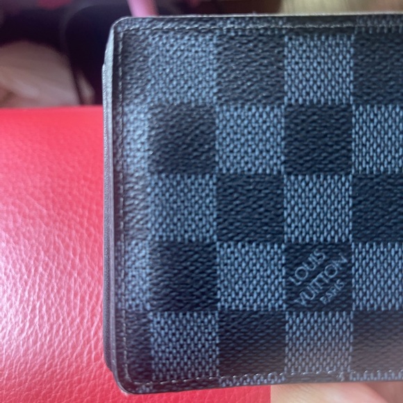 Louis Vuitton Damier Wallet - Picture 6 of 10